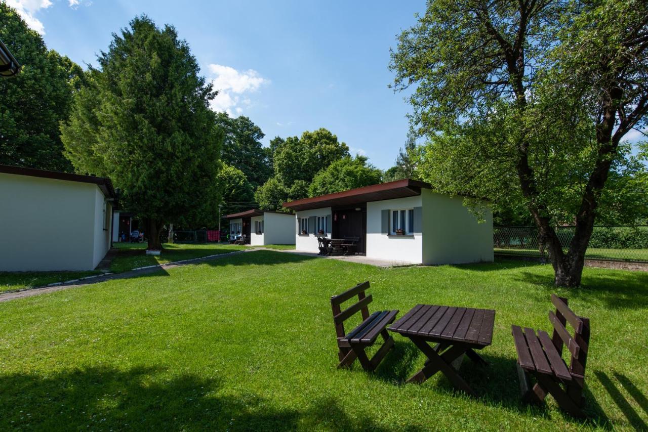 Osrodek Wypoczynkowy Dolomity Hotel Jedwabno Exterior foto