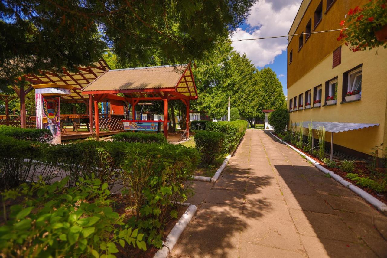Osrodek Wypoczynkowy Dolomity Hotel Jedwabno Exterior foto